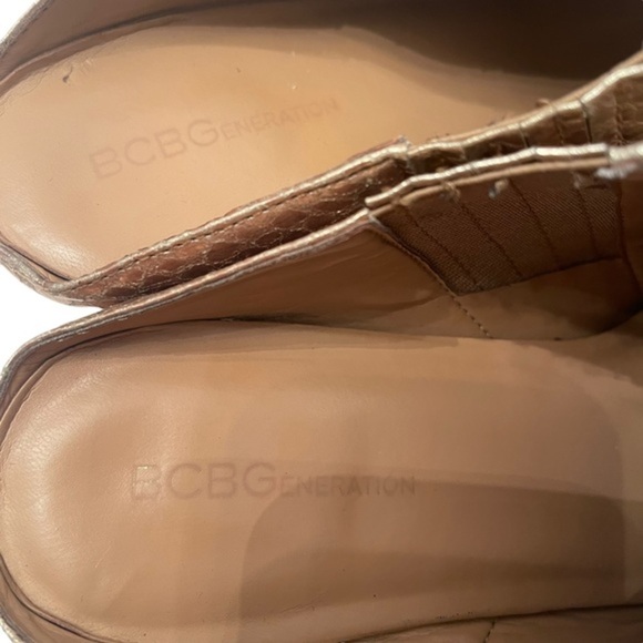 BCBGeneration Gold Shoes Size 11B - Picture 4 of 6